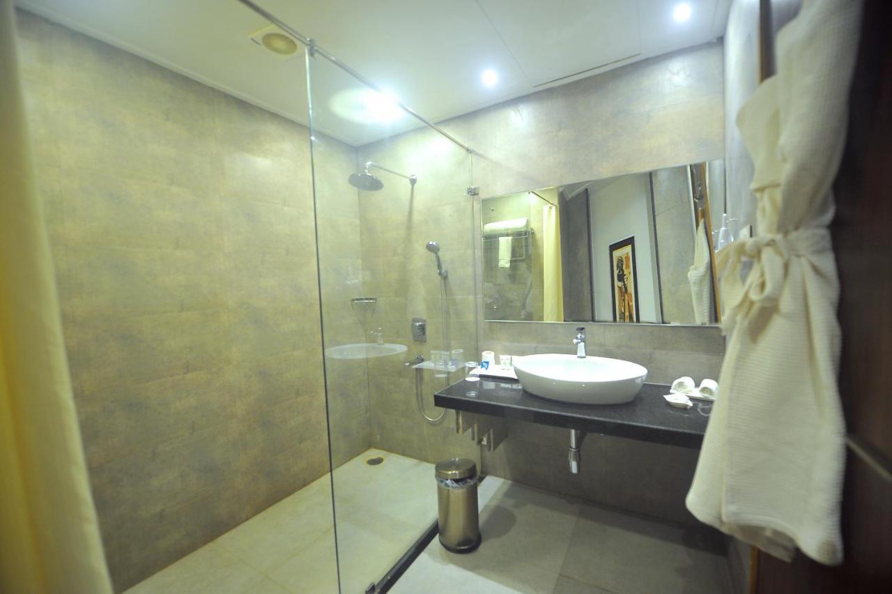 Pipul Padmaja Premium Hotel Bhubaneswar Exterior photo