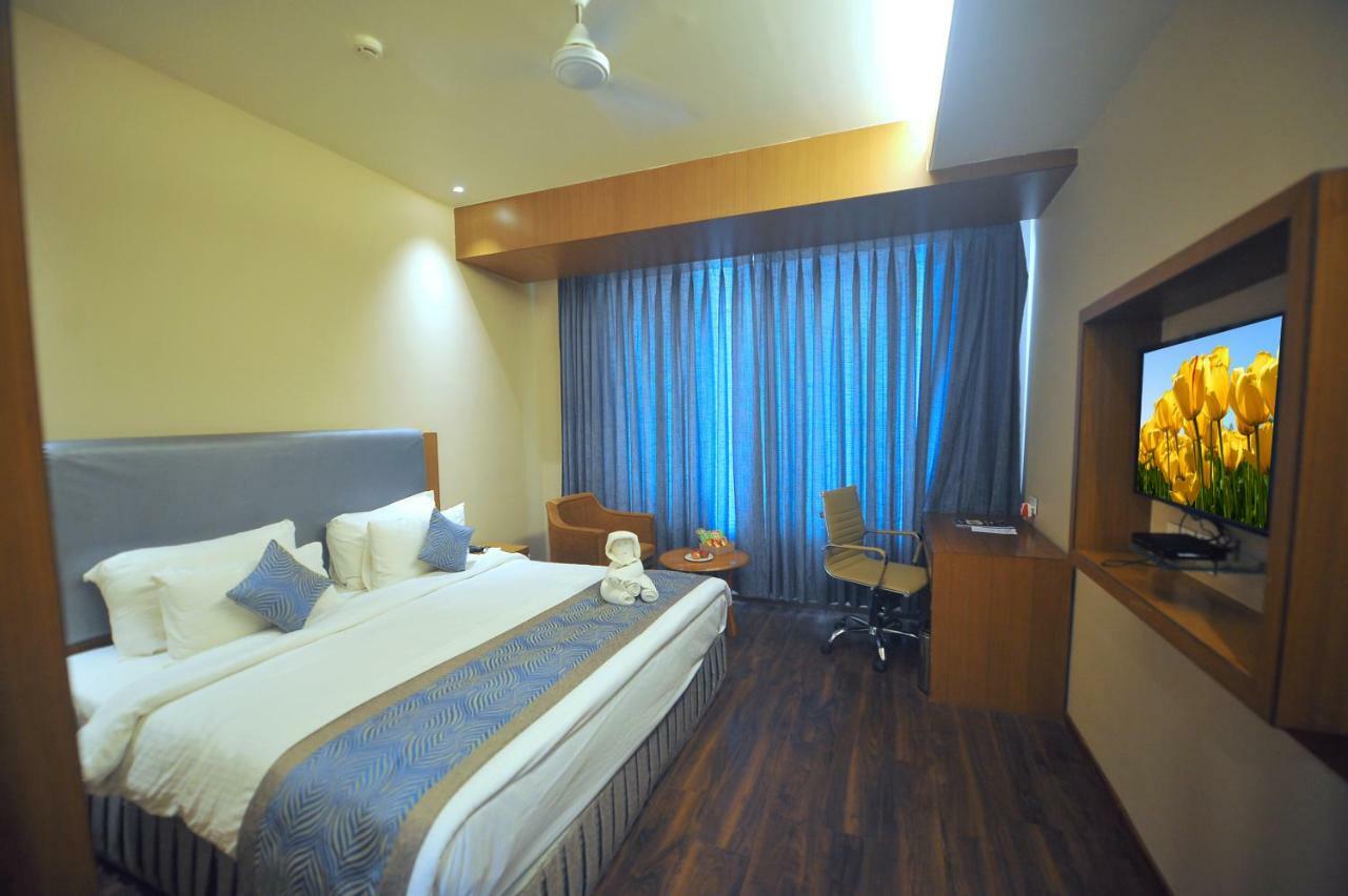 Pipul Padmaja Premium Hotel Bhubaneswar Exterior photo